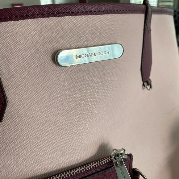 (SOLD PRIVATELY) Michael Kors reversible tote bag - Picture 9 of 10